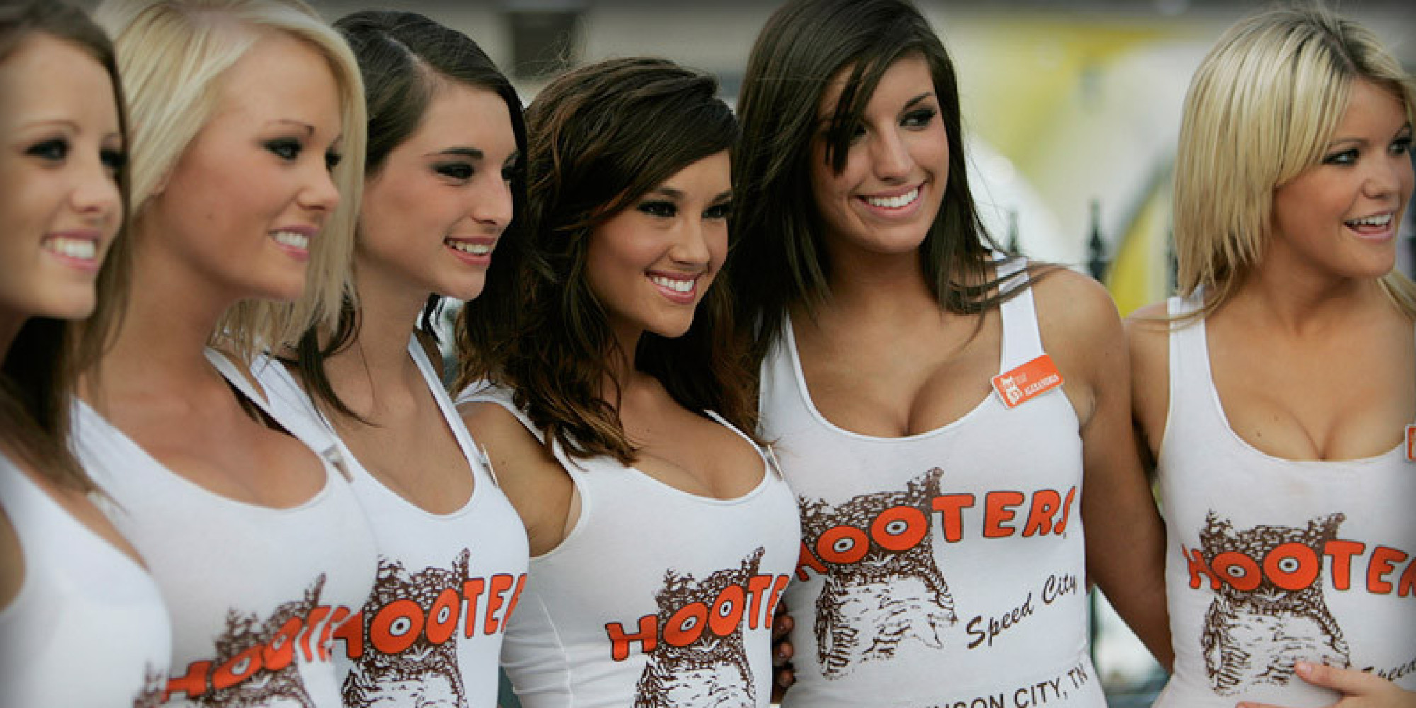 Hooters girls working in Hooters