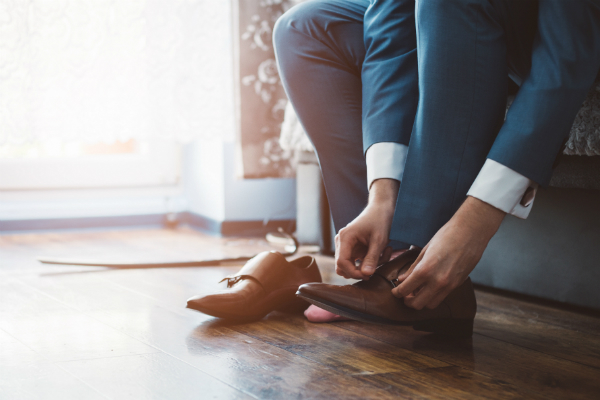 Man in suit, what to wear for a job interview, job interview clothes man, man in navy suit, gentleman in navy suit, going for an interview